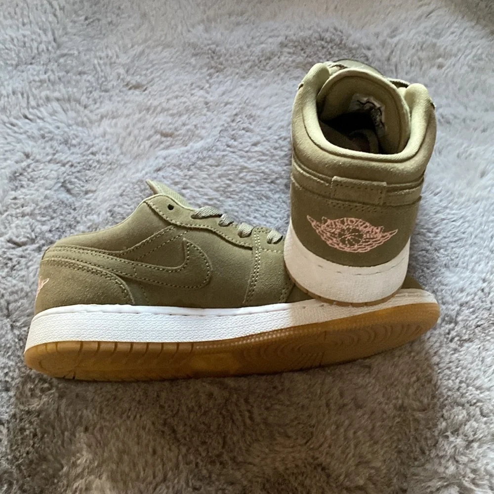 Air Jordan 1 GS Low “Trooper bleached coral” Nike shoes